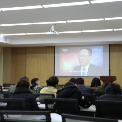 两江巴蜀初级中学党支部开展专题组织生活会和民主评议党员活动