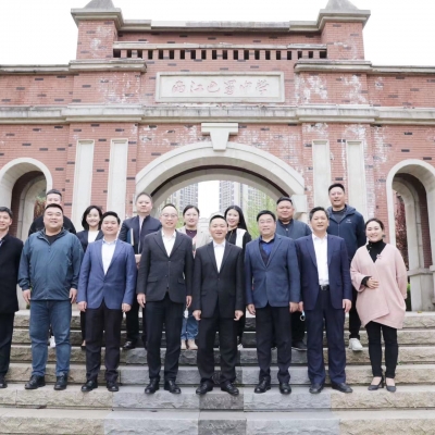 鹰击长空会有时，雅致学园此间是——重庆市巴蜀中学校领导莅临两江巴蜀中学交流和指导工作